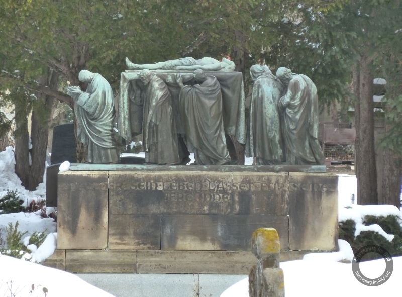 Denkmal "Grablegung Christi" auf dem St.-Maximi-Friedhof in Merseburg