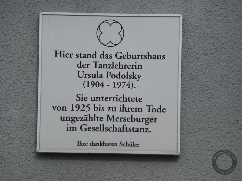 Gedenktafel für Ursula Podolsky an der Klia-Passage in Merseburg