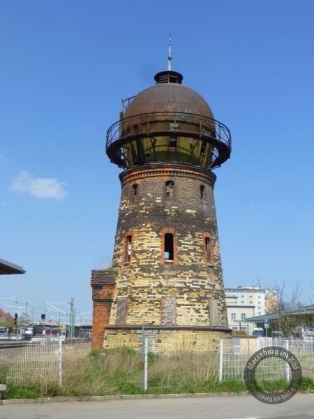 Wasserturm am Bahnhof in Merseburg im Saalekreis