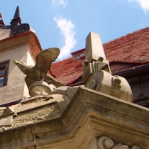 Rabenkäfig am Merseburger Schloss im Saalekreis