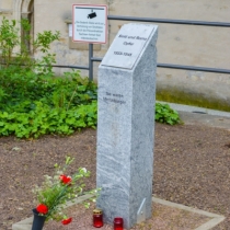 Gedenkstele für die ermodeten Merseburger Sinti und Roma
